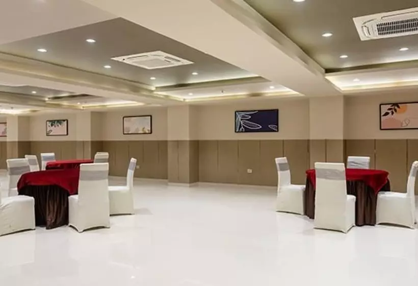 Fabhotel Prime Oasis Orange