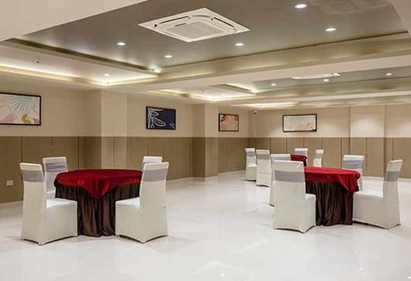 Fabhotel Prime Oasis Orange