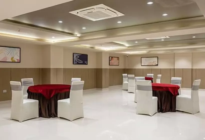 Fabhotel Prime Oasis Orange