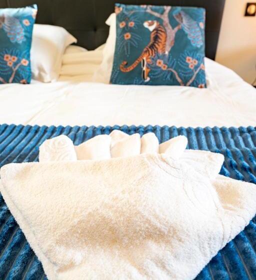 Отель Château De Tilly