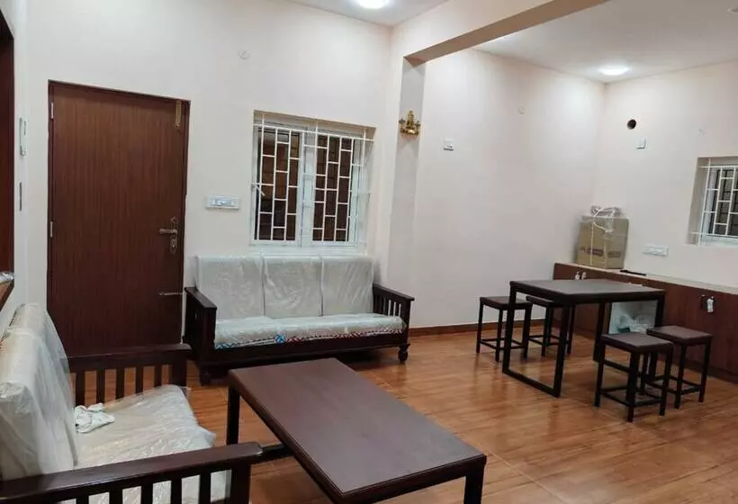 Hotelli Mugundan  S Smart Stay