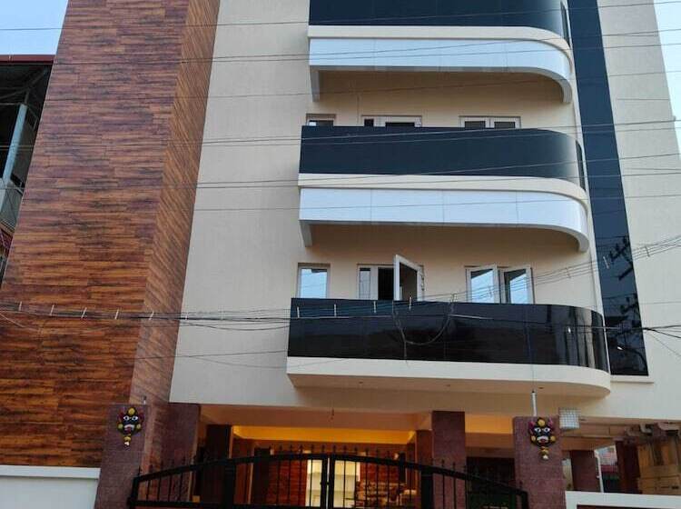 בית מלון כפרי Mugundan S Smart Stay