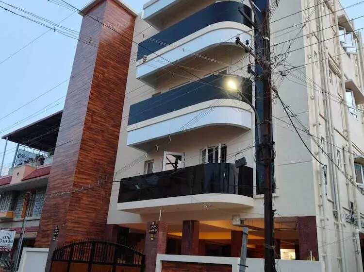 Hotelli Mugundan  S Smart Stay