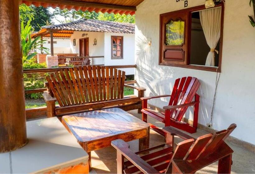 هتل Y Restaurante La Cachamera