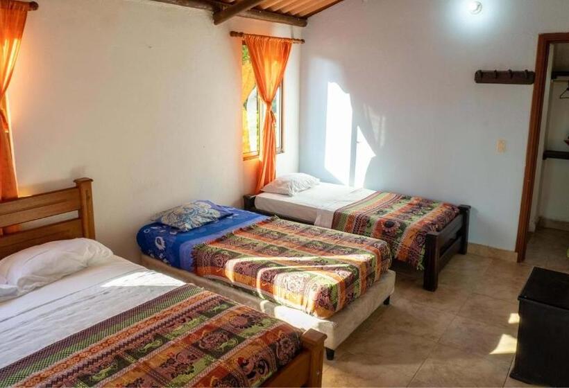 هتل Y Restaurante La Cachamera