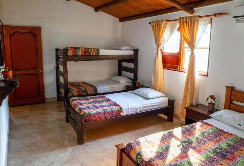 هتل Y Restaurante La Cachamera