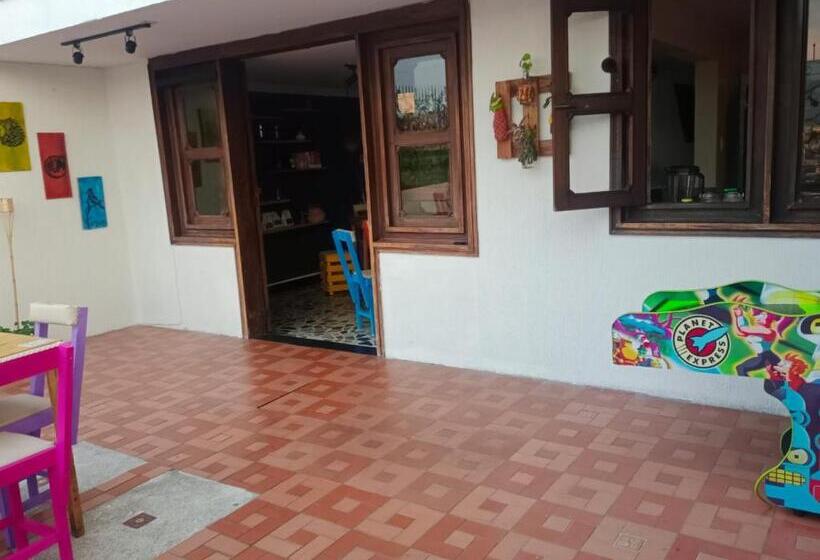 پانسیون La Iguana Café Y Más