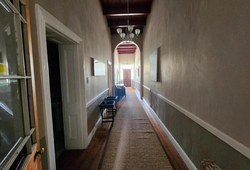 بنسيون Magoos On 62