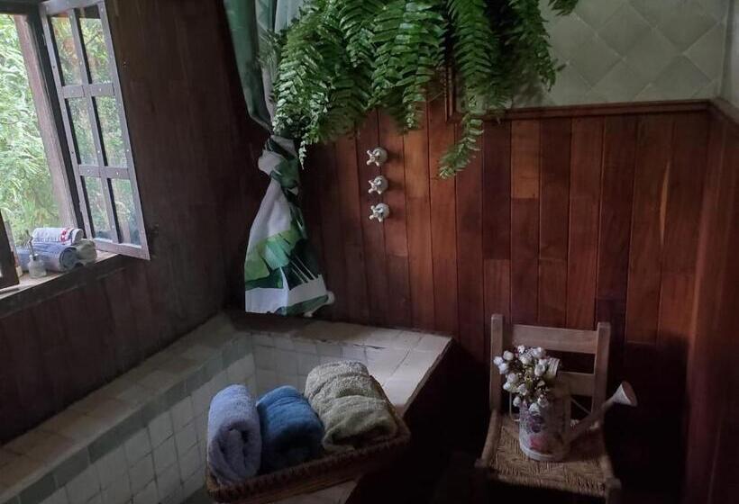 פנסיון Teques Escape Natural