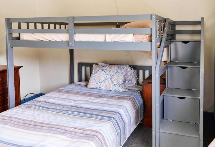 Shipwreck Villa @ The Reef