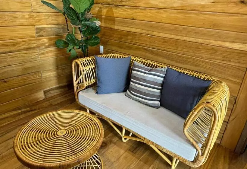 هتل Homestay Phú Yên   Tuy Hòa   Long Thủy Song Ngư House