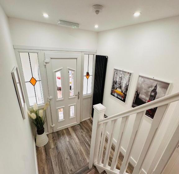 Pensão R5 Private Studio Self Contained En Suite Room In Newly Renovated House In Birmingham B62