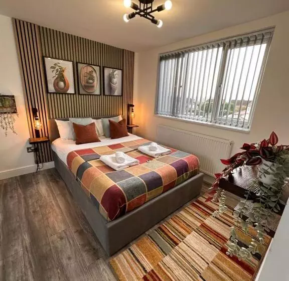 ペンション R5   Private Studio Self Contained En Suite Room In Newly Renovated House In Birmingham B62