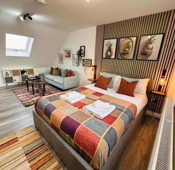 ペンション R5   Private Studio Self Contained En Suite Room In Newly Renovated House In Birmingham B62