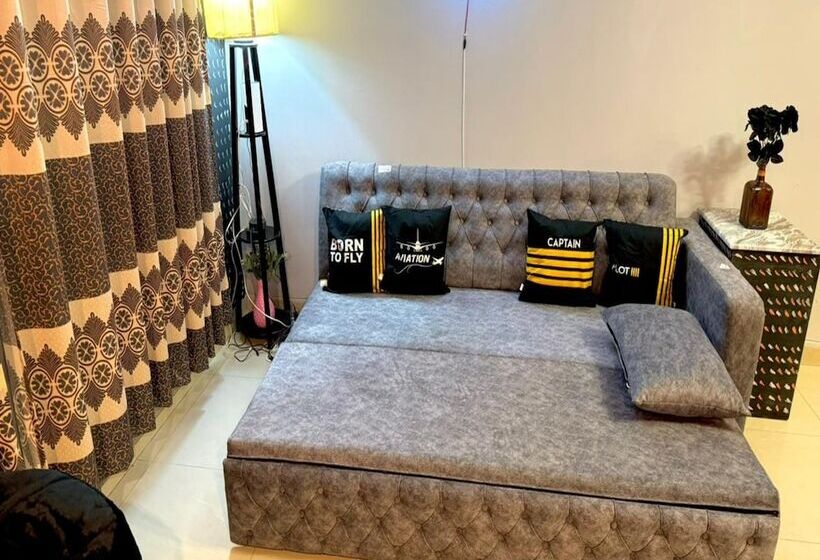 هاستل Zoofamily