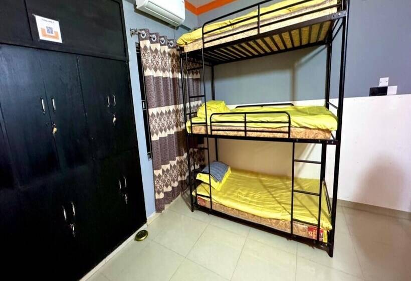 هاستل Zoofamily