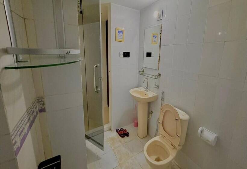 هاستل Zoofamily