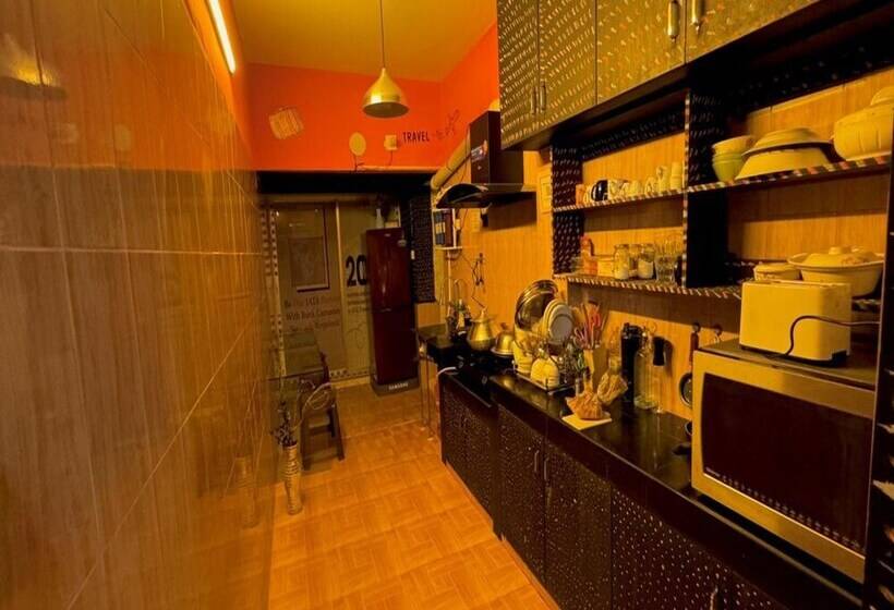 هاستل Zoofamily