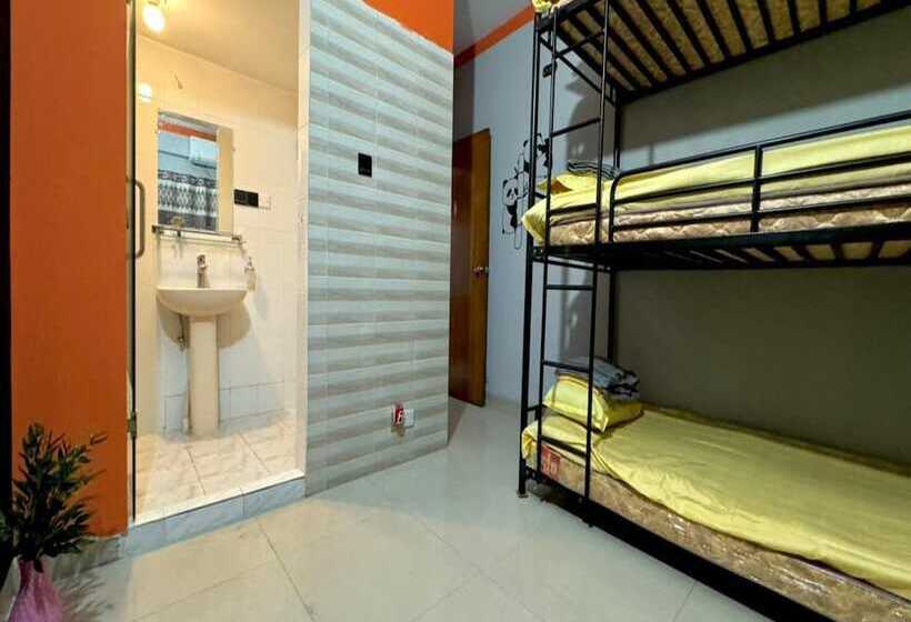 هاستل Zoofamily