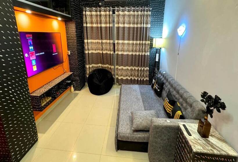 هاستل Zoofamily