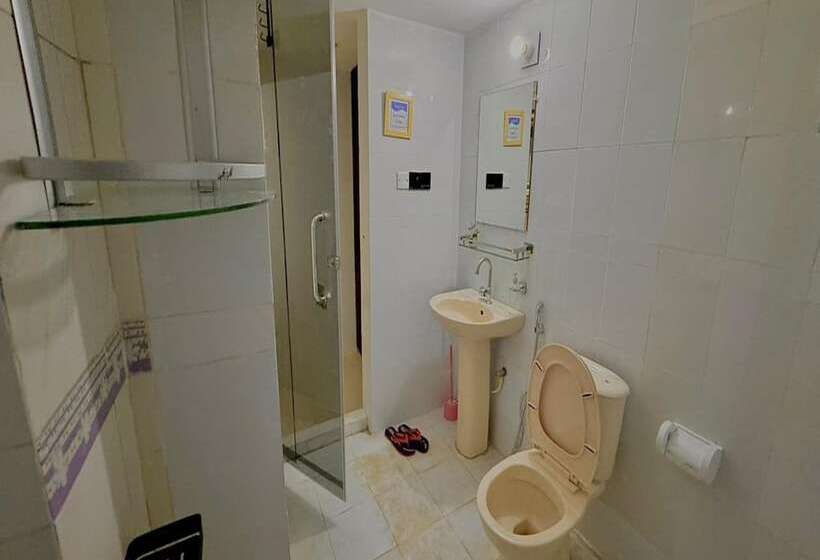 هاستل Zoofamily