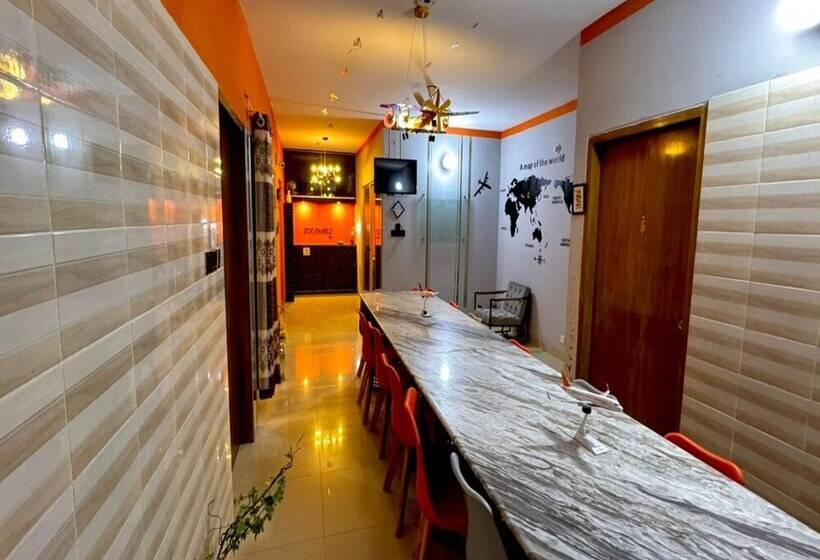 هاستل Zoofamily