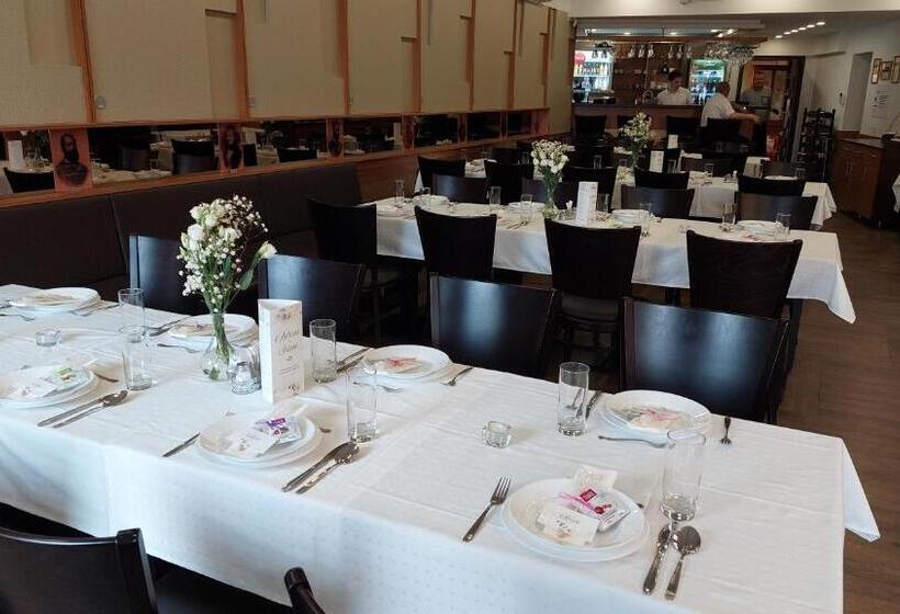 צימר Csata Vendéglő és Panzió