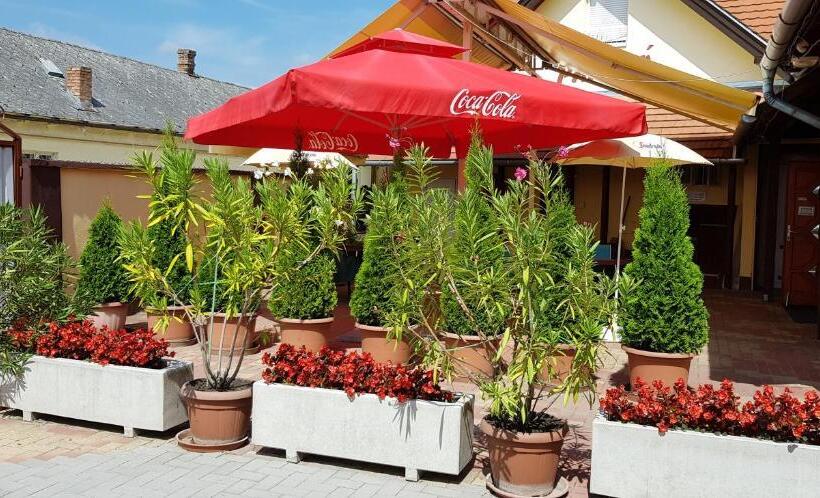 צימר Csata Vendéglő és Panzió