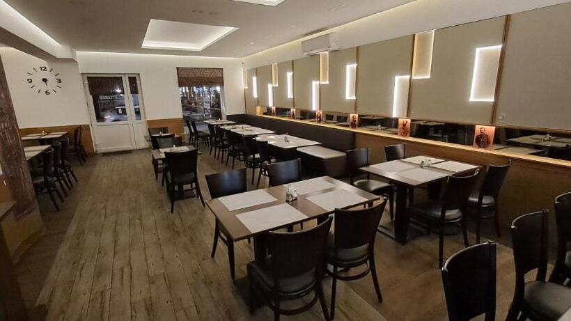 צימר Csata Vendéglő és Panzió