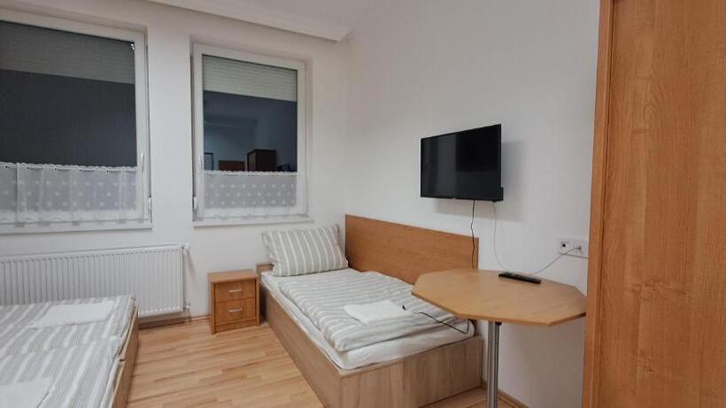 צימר Csata Vendéglő és Panzió