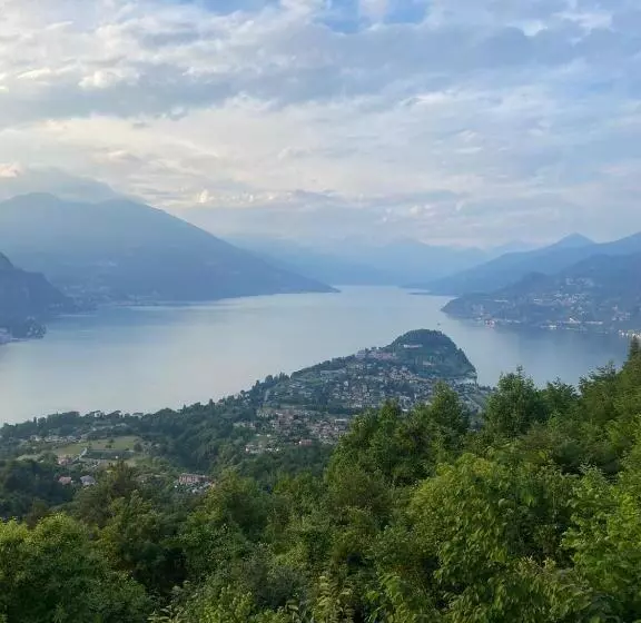 تختخواب و صبحانه The Iconic Lodge