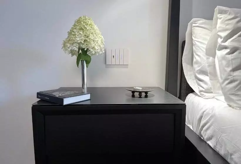 تختخواب و صبحانه The Iconic Lodge