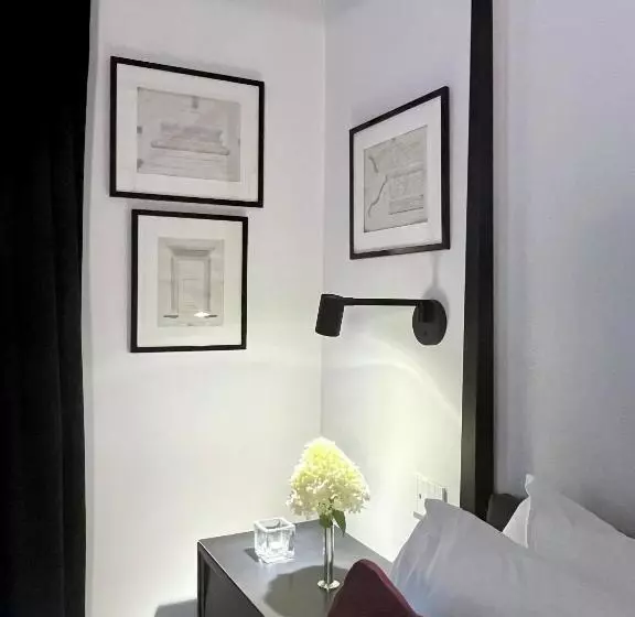 تختخواب و صبحانه The Iconic Lodge