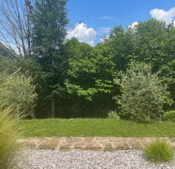 تختخواب و صبحانه The Iconic Lodge