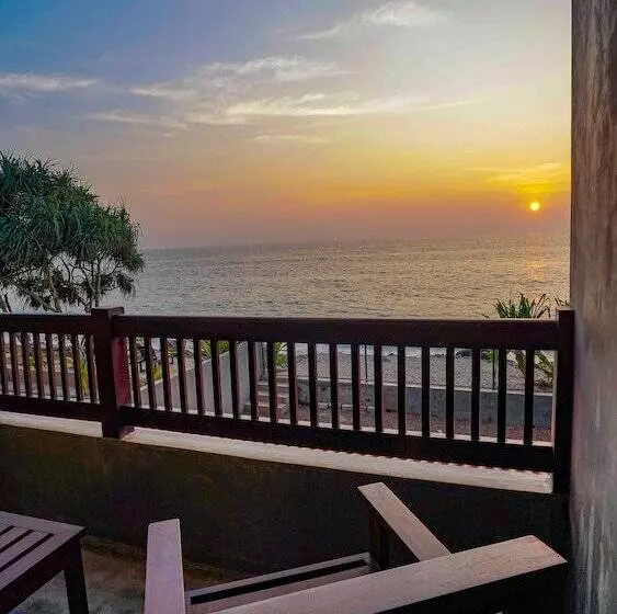 Hotelli Beyond The Sea By Ceylonese