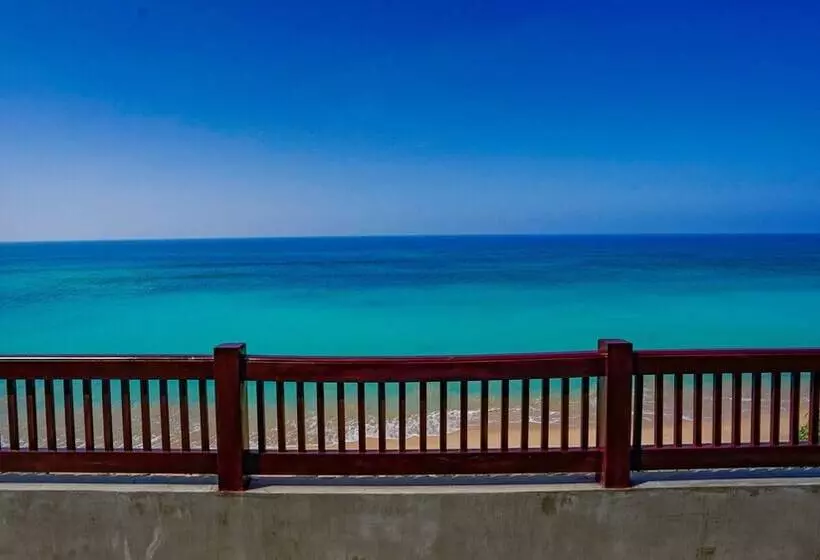 Hotelli Beyond The Sea By Ceylonese