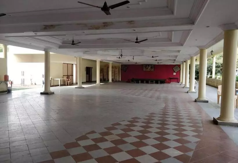Hotelli Dharamshi Resorts
