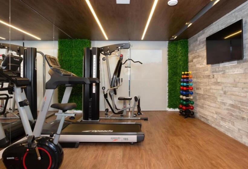 Não Tem Vagas Mais , O Aplicativo Tá Com Bugue E Está Deixando Fazer Reserva, Porém Não Tem Mais Dis