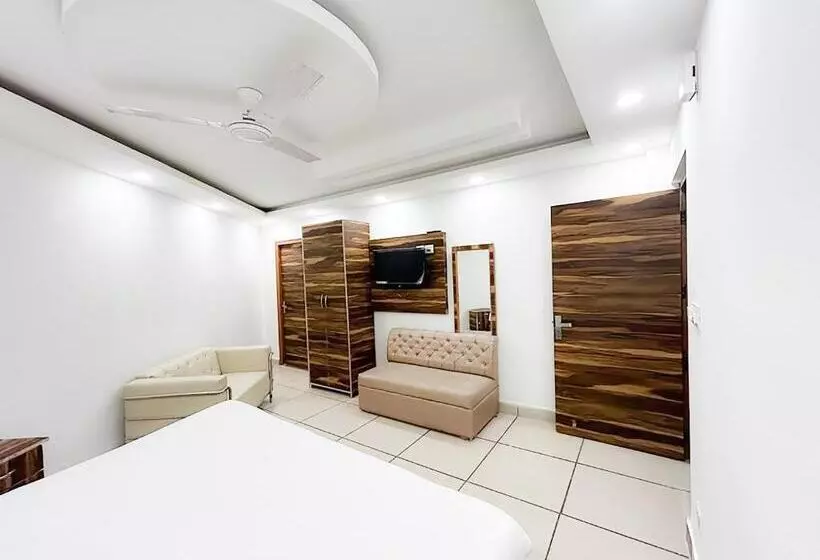 Roomshala 154 Hotel Atharv