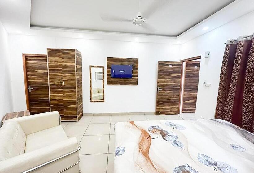 Roomshala 154 Hotel Atharv