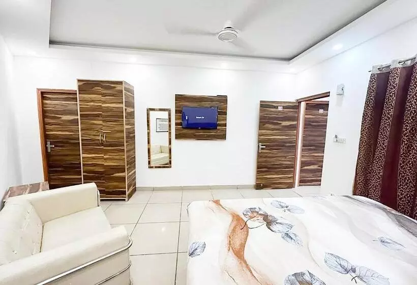 Roomshala 154 Hotel Atharv