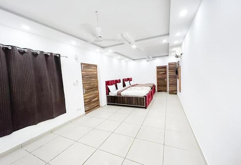 Roomshala 154 Hotel Atharv