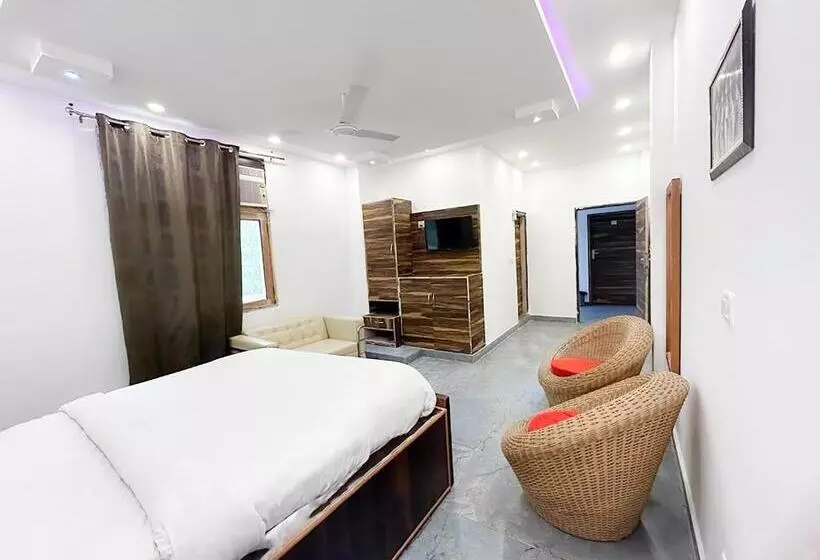 Roomshala 154 Hotel Atharv