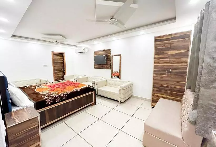 Roomshala 154 Hotel Atharv