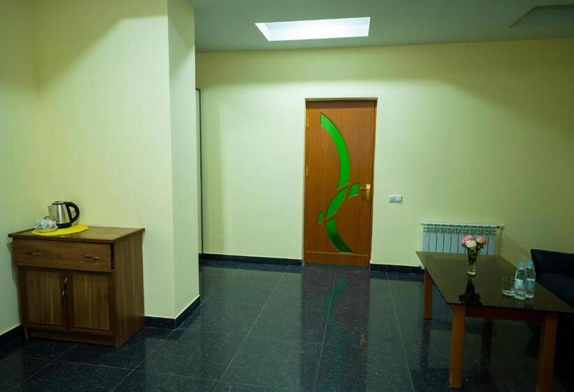 호텔 Continental New