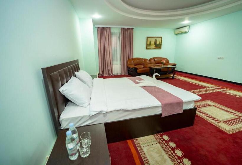 호텔 Continental New