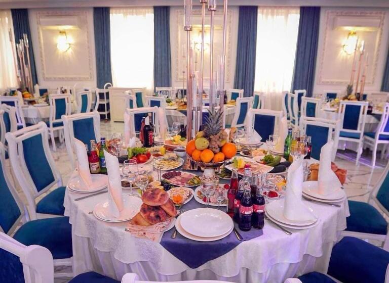 호텔 Continental New