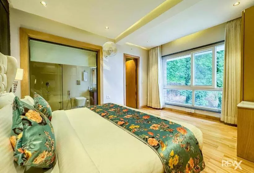 هتل Rockland Residency