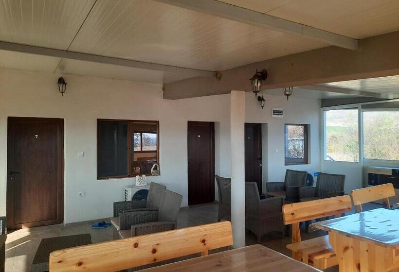 膳宿费 къща за гости люляк