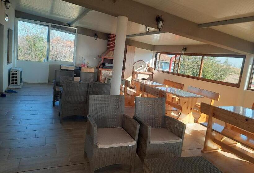 膳宿费 къща за гости люляк